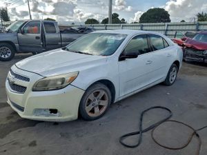 Chevrolet Malibu LS 2.5L 4 2013