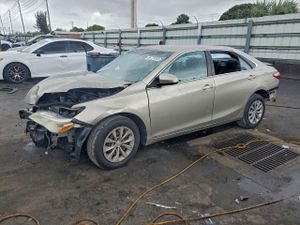 Toyota Camry LE 2.5L 4 2015
