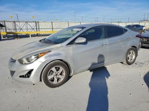 Hyundai Elantra SE 1.8L 4 2015