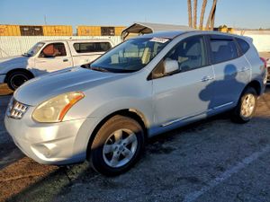 Nissan Rogue S 2.5L 4 2013