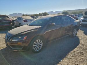Volkswagen Passat S 1.8L 4 2014
