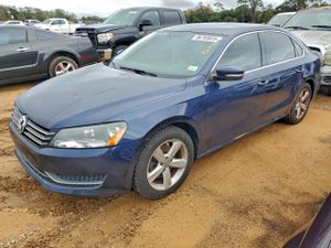 Volkswagen Passat SE 1.8L 4 2014