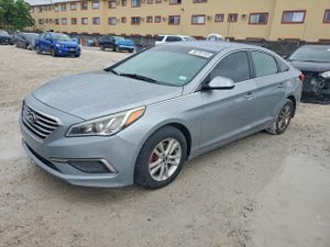 Hyundai Sonata SE 2.4L 4 2015