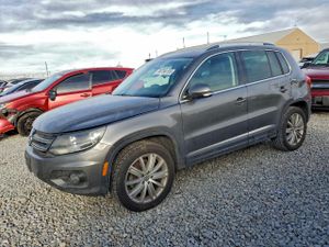Volkswagen Tiguan S 2.0L 4 2014