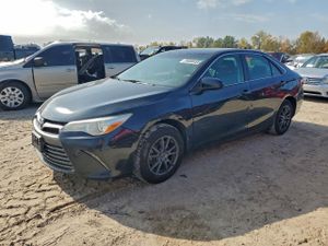 Toyota Camry LE 2.5L 4 2015