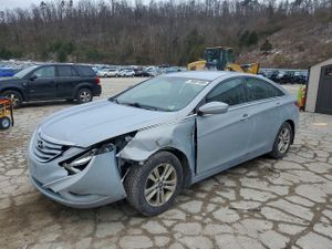 Hyundai Sonata GLS 2.4L 4 2013