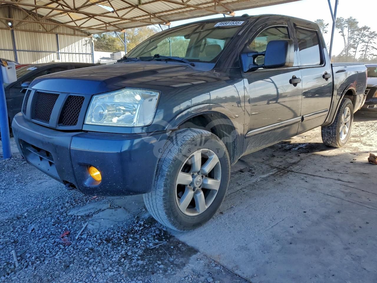 Nissan Titan S 5.6L 8 2015