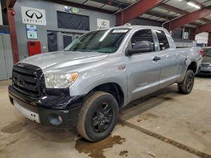 Toyota Tundra DOUBLE CAB SR5 5.7L 8 2013