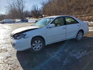 Toyota Camry LE 2.4L 4 2002