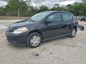 Nissan Versa S 1.8L 4 2010