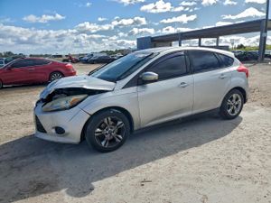 Ford Focus SE 2.0L 4 2013