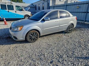Kia Rio LX 1.6L 4 2010