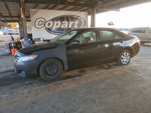 Toyota Camry BASE 2.5L 4 2011