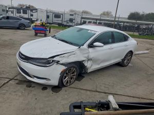 Chrysler 200 LIMITED 2.4L 4 2015