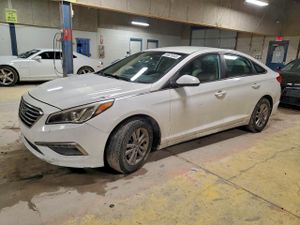 Hyundai Sonata SE 2.4L 4 2015