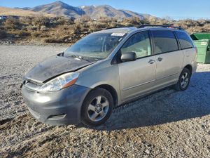 Toyota Sienna CE 3.3L 6 2005