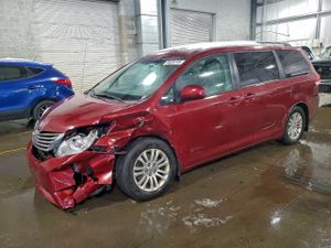 Toyota Sienna XLE 3.5L 6 2012