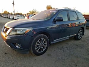Nissan Pathfinder S 3.5L 6 2013