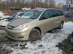 Toyota Sienna CE 3.5L 6 2009