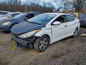 Hyundai Elantra GLS 1.8L 4 2013