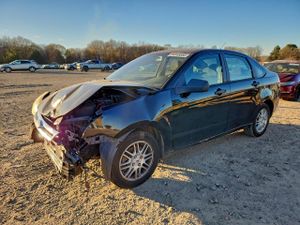 Ford Focus SE 2.0L 4 2011