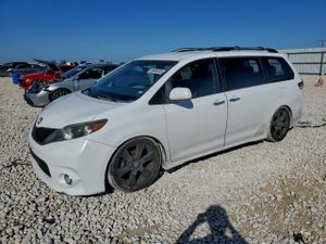 Toyota Sienna SPORT 3.5L 6 2013