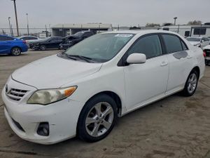 Toyota Corolla BASE 1.8L 4 2013