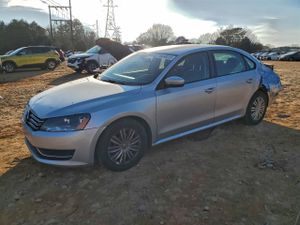 Volkswagen Passat S 1.8L 4 2014