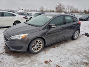 Ford Focus SE 2.0L 4 2015