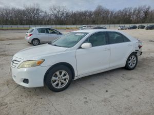 Toyota Camry BASE 2.5L 4 2011