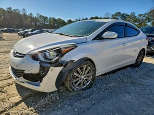 Hyundai Elantra SE 1.8L 4 2015