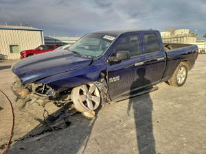 RAM 1500 ST 5.7L 8 2015