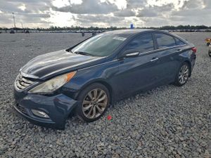 Hyundai Sonata SE 2.4L 4 2013