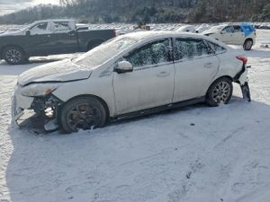 Ford Focus SE 2.0L 4 2013