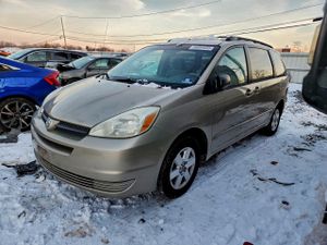 Toyota Sienna CE 3.3L 6 2004