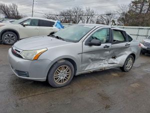 Ford Focus SE 2.0L 4 2011