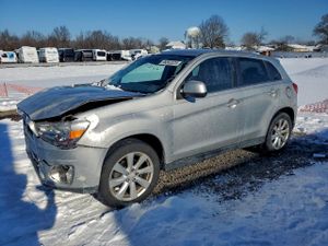 Mitsubishi Outlander SE 2.0L 4 2014