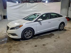 Hyundai Sonata SE 2.4L 4 2015