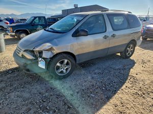 Toyota Sienna LE 3.0L 6 2001