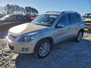 Volkswagen Tiguan S 2.0L 4 2011