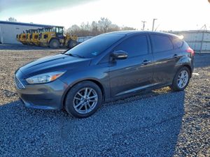 Ford Focus SE 2.0L 4 2015