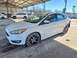 Ford Focus SE 2.0L 4 2015