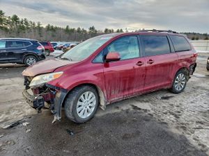 Toyota Sienna LE 3.5L 6 2015