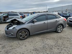 Ford Focus SE 2.0L 4 2013