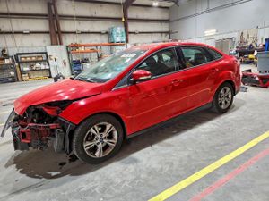 Ford Focus SE 2.0L 4 2014