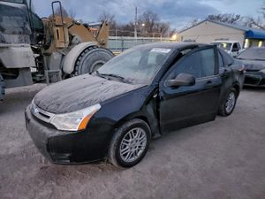 Ford Focus SE 2.0L 4 2011