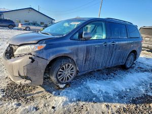 Toyota Sienna XLE 3.5L 6 2011