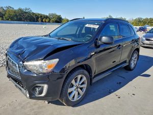 Mitsubishi Outlander SE 2.0L 4 2015