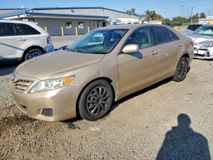 Toyota Camry BASE 2.5L 4 2011