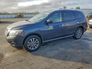 Nissan Pathfinder S 3.5L 6 2013